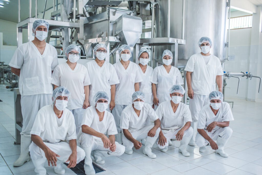 trabajadores cuidado fruta sanshin